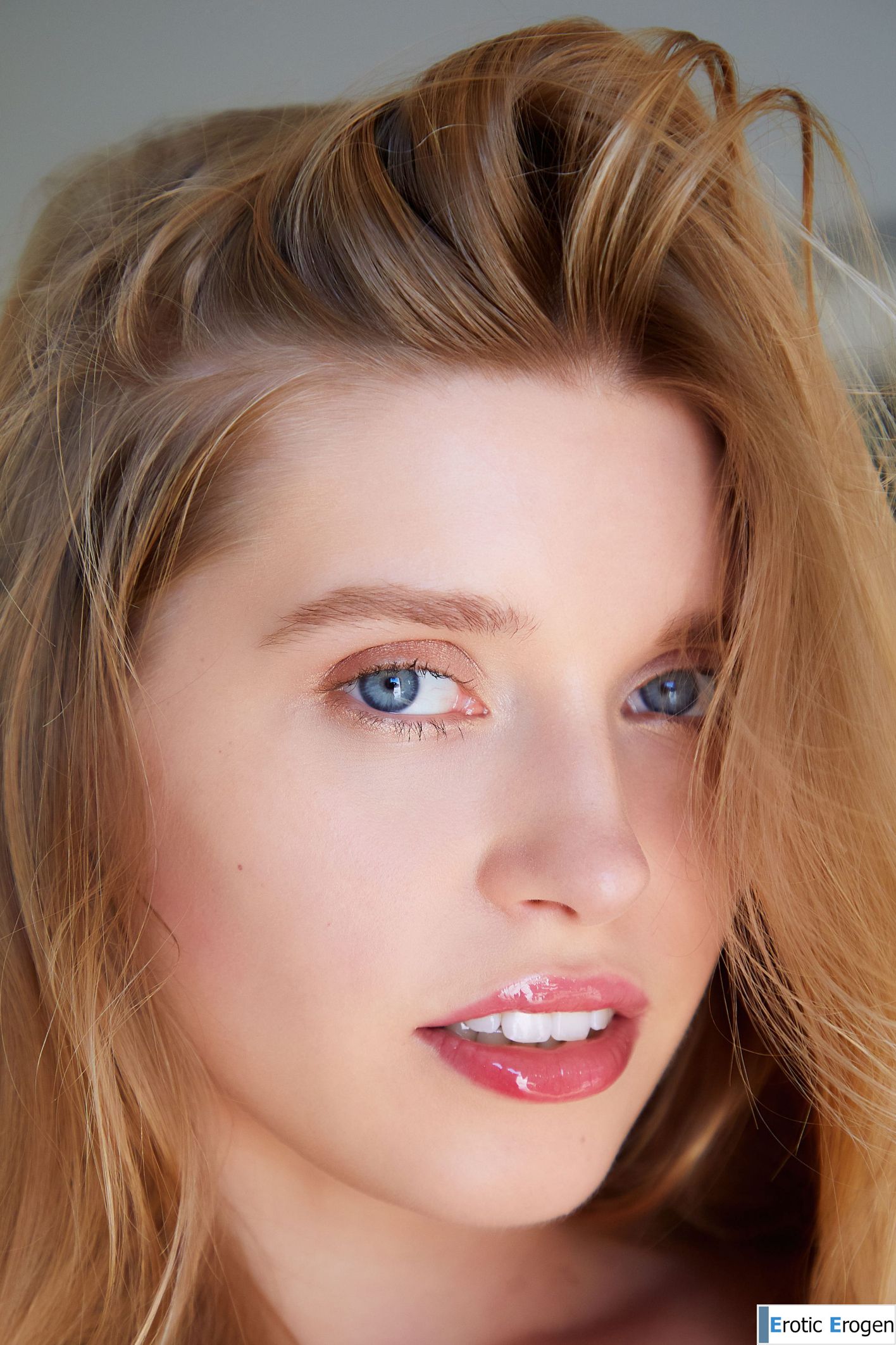 Freya Mayer in Lovely Lady. Slide 8