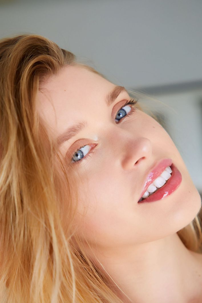 Freya Mayer in Lovely Lady. Thumb 15