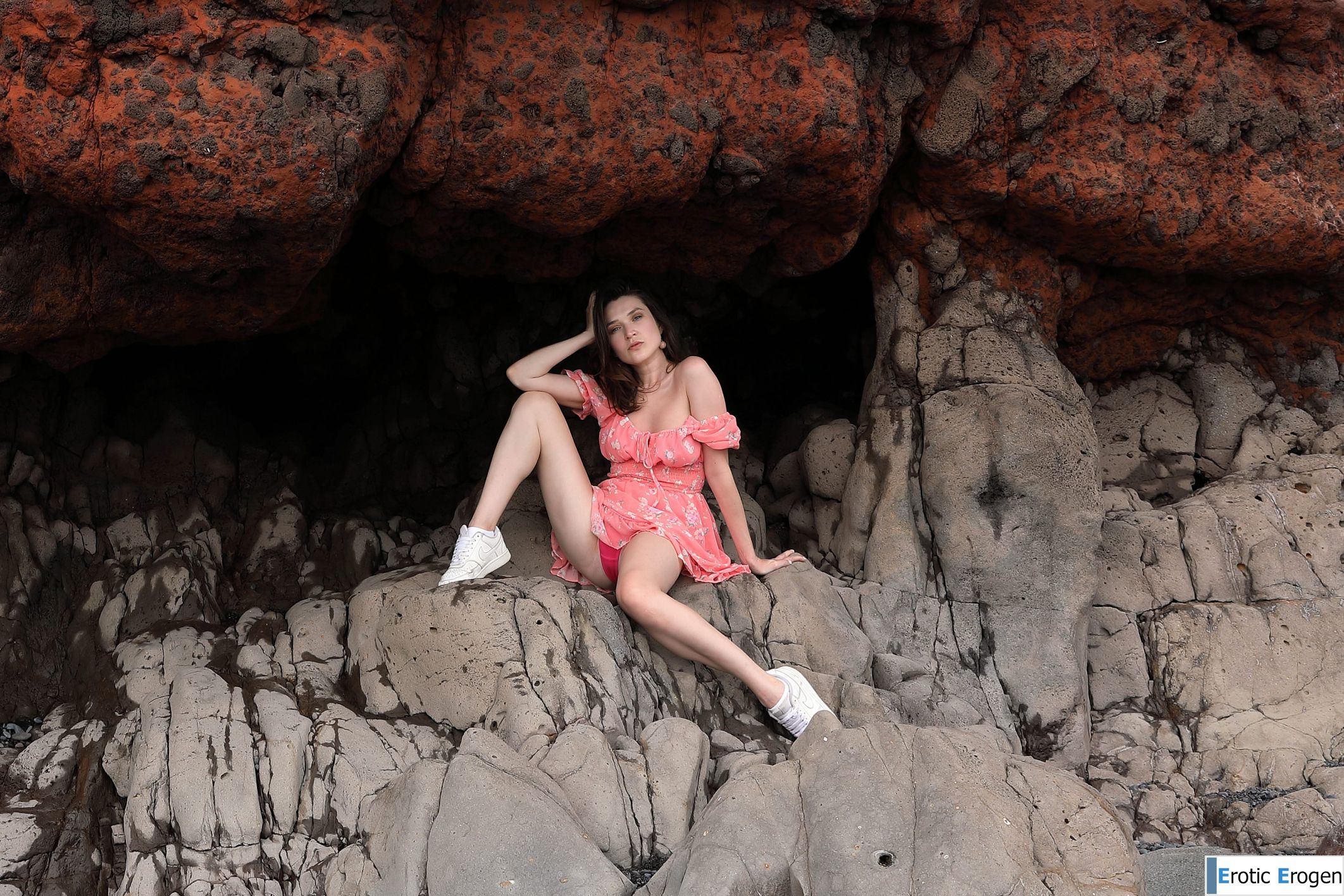 Amelia in Postcard From Madeira. Slide 23