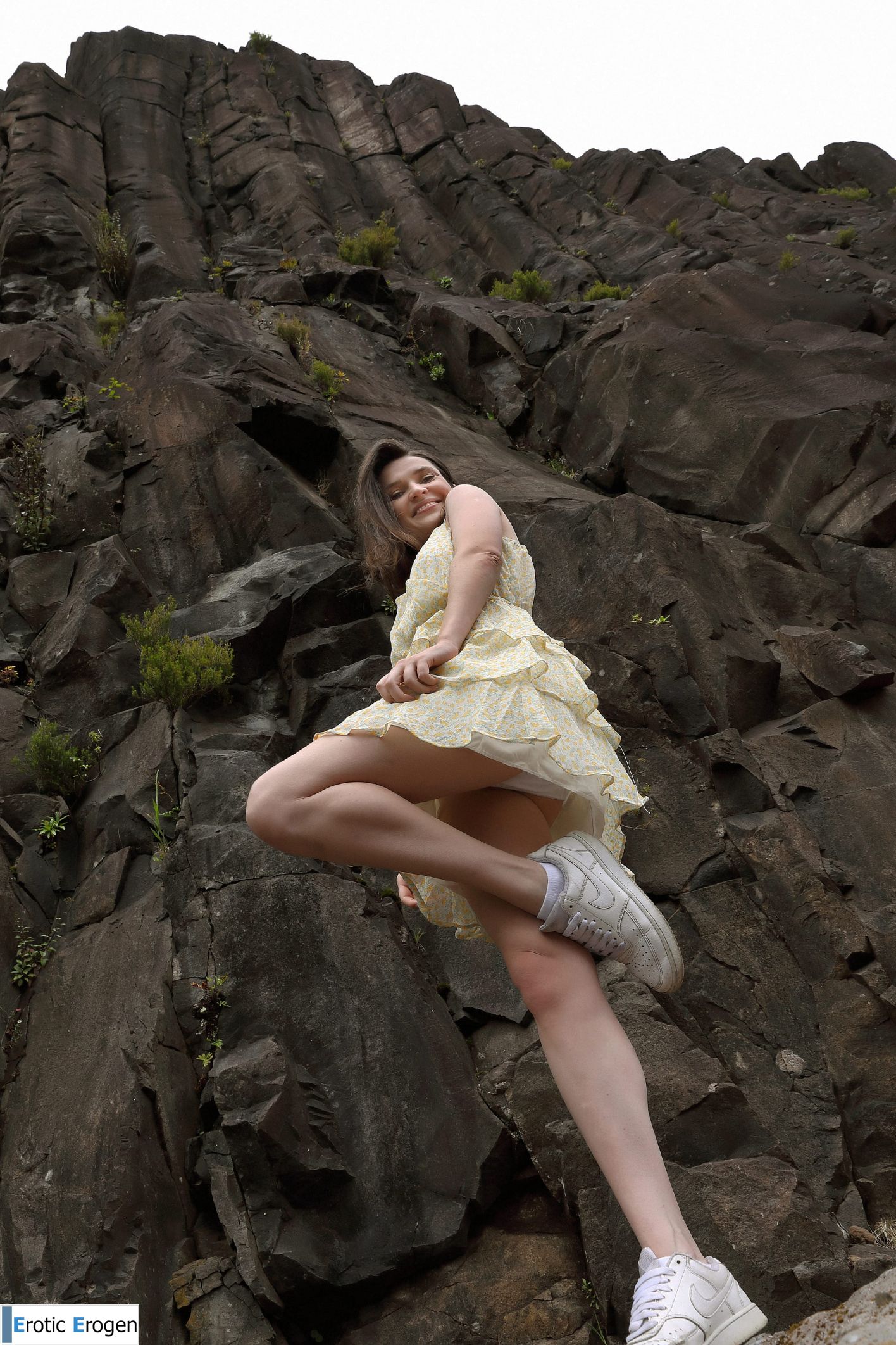 Amelia in Postcard From Madeira. Slide 3