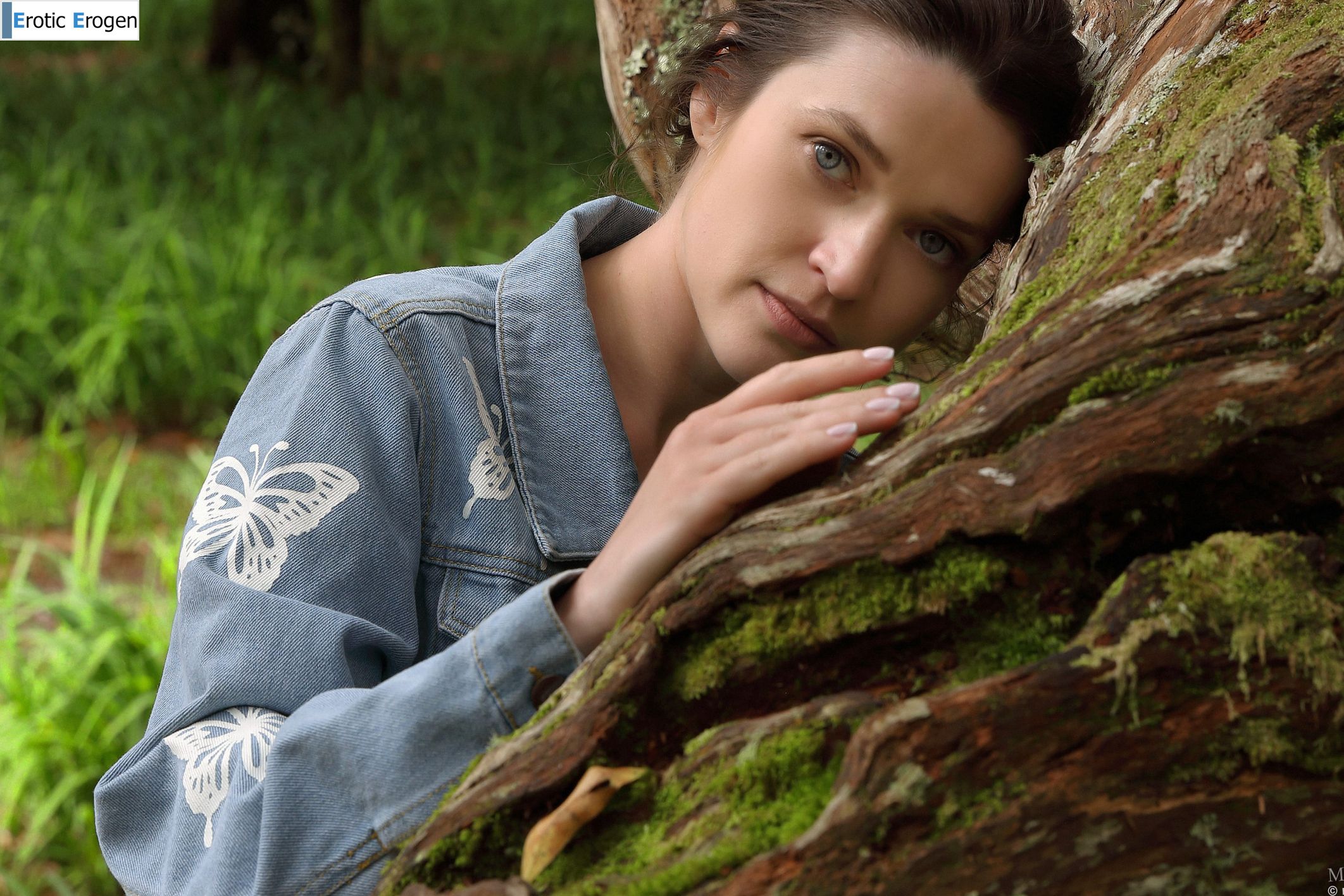Amelia in Postcard From Madeira. Slide 4