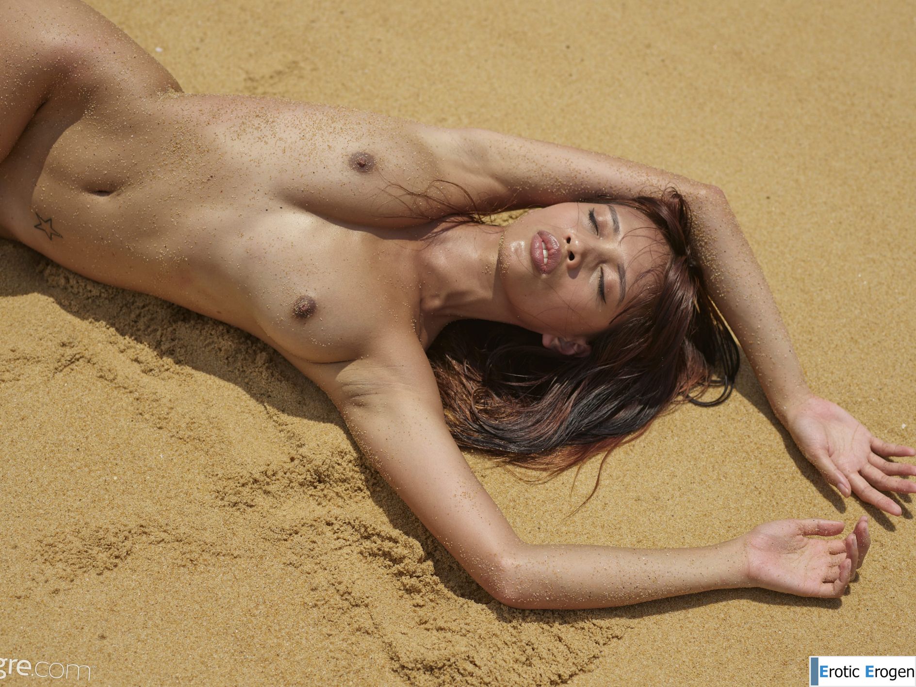 Jessa in Burning Hot. Slide 5