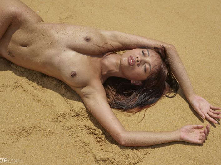 Jessa in Burning Hot. Thumb 5