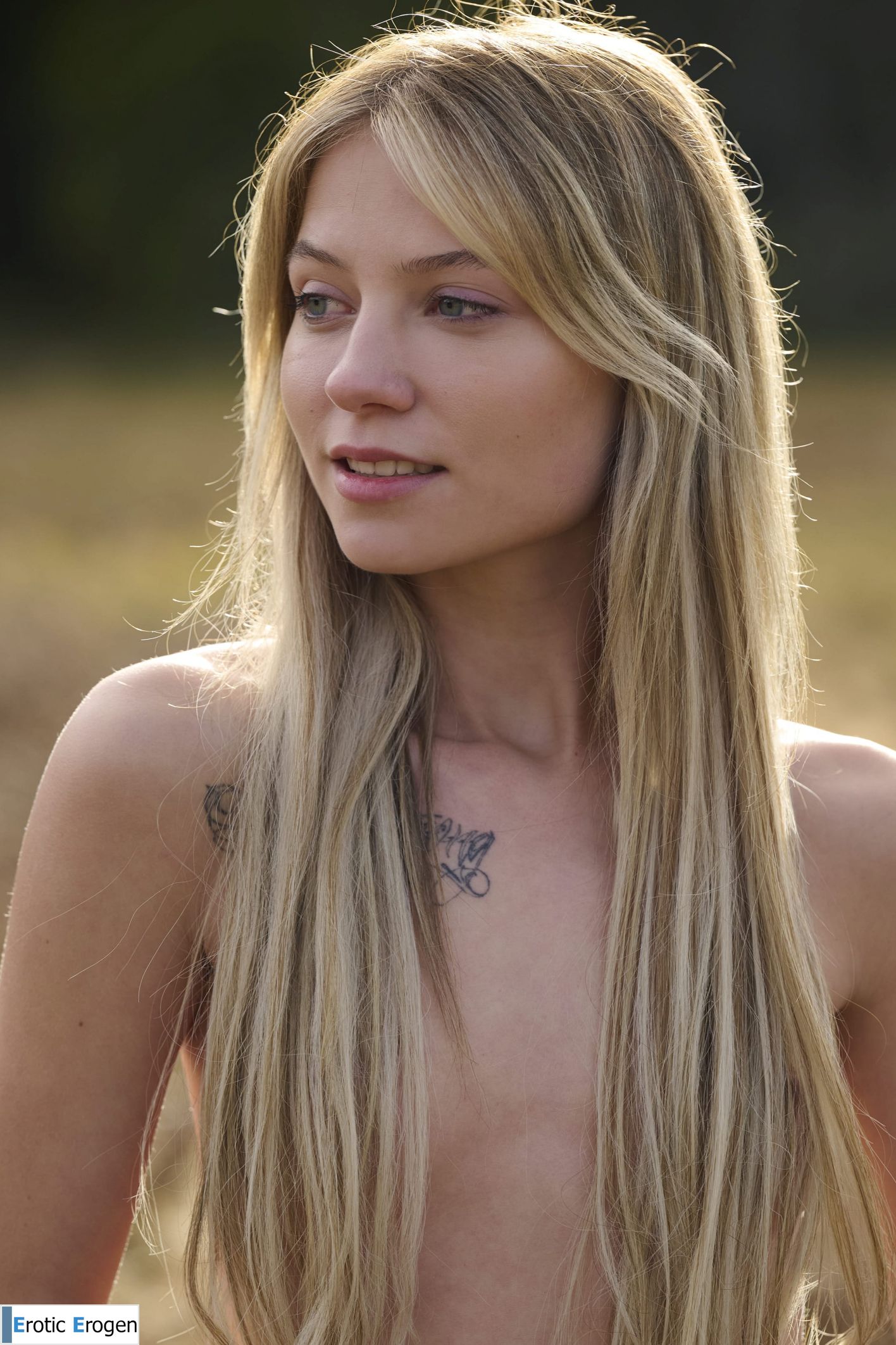 Molli in Naked Outdoors. Slide 10