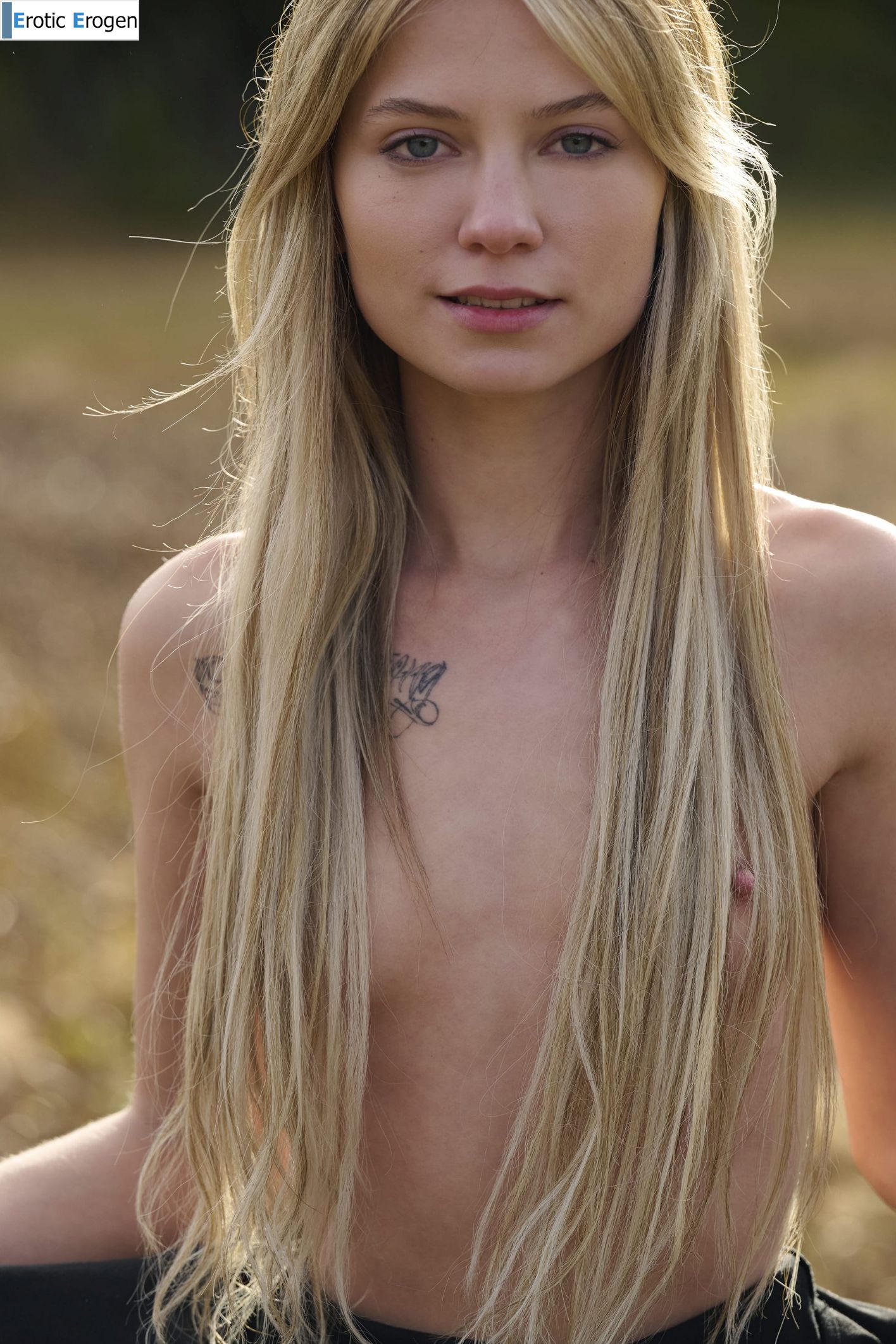 Molli in Naked Outdoors. Slide 8