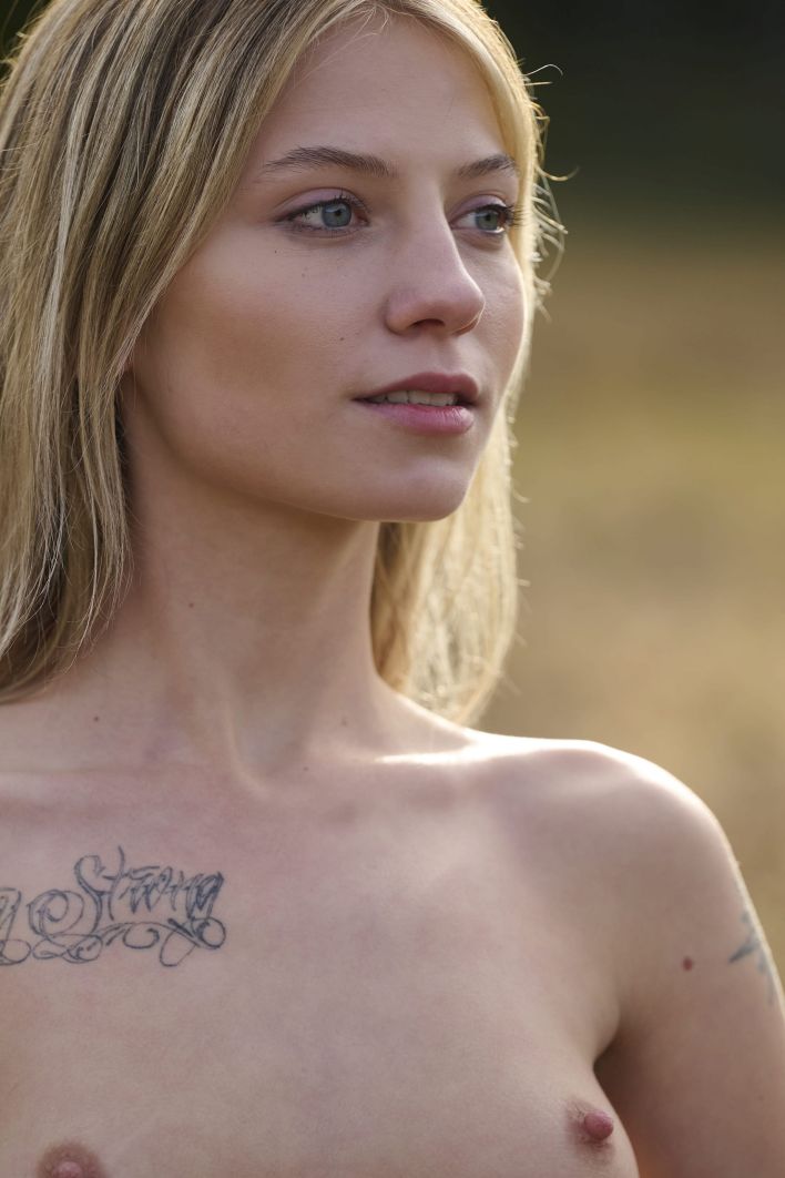 Molli in Naked Outdoors. Thumb 6