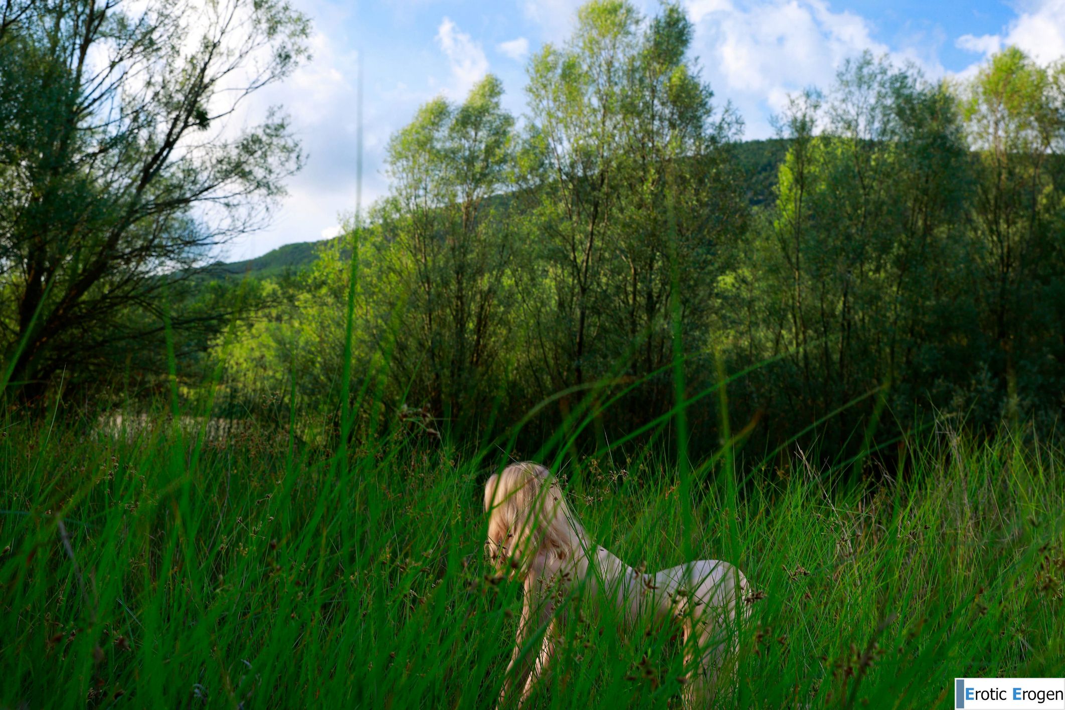 Una in Green Grass. Slide 28