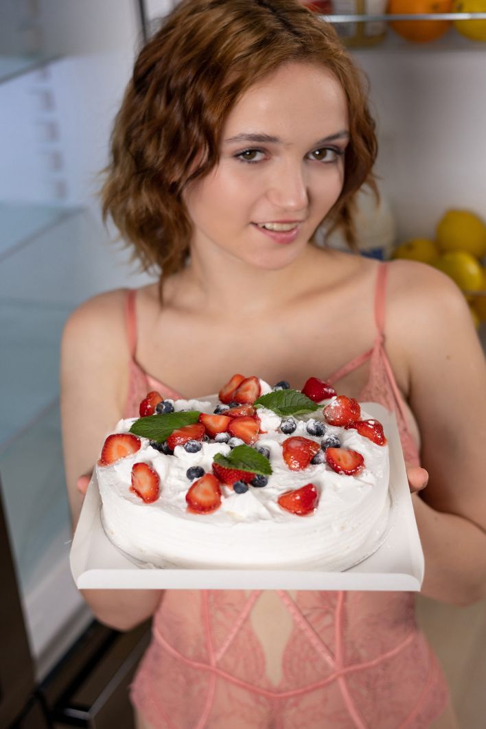 Rokki in The Cake. Thumb 3